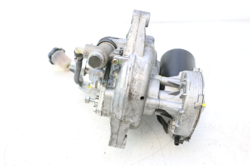 photo de SILNIK ROLL LOCK PIAGGIO MP3 500 (2011 - 2015) - Widok z bliska