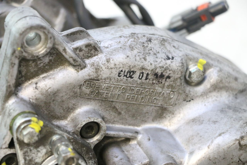 photo de SILNIK ROLL LOCK PIAGGIO MP3 500 (2011 - 2015) - Inny kąt widzenia