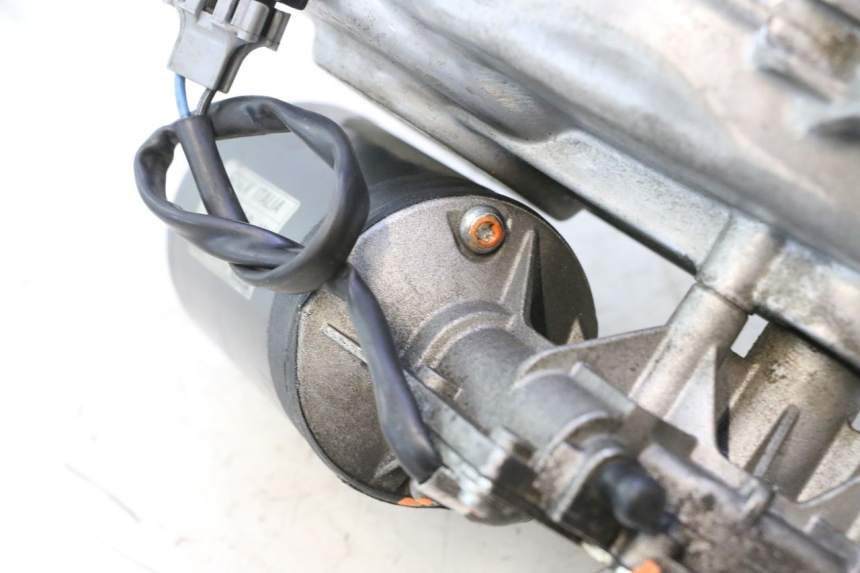 photo de SILNIK ROLL LOCK PIAGGIO MP3 500 (2016 - 2018) - Zbliżenie komponentów