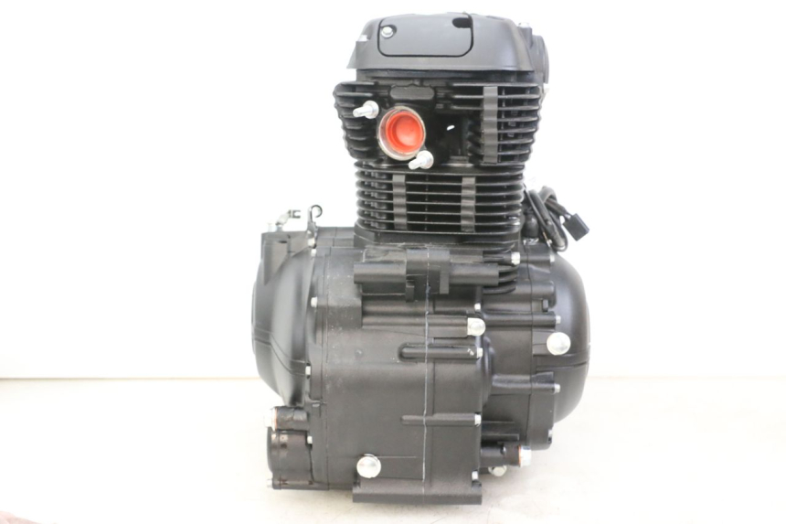 photo de SILNIK ROYAL ENFIELD SCRAM 411 (2022 - 2024) - Widok z bliska