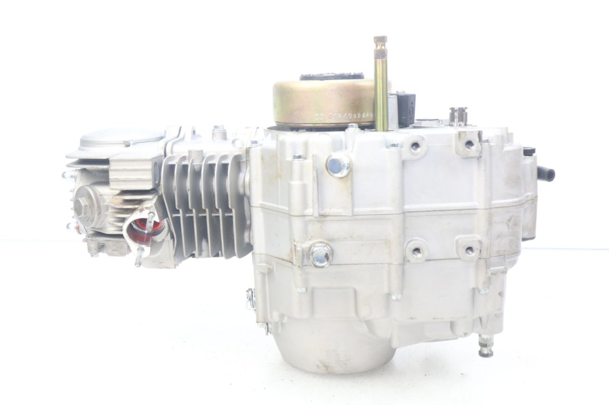 photo de SILNIK APOLLO RXF 125 - Inny kąt widzenia