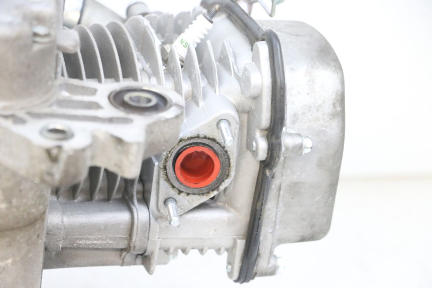 photo de SILNIK JM MOTORS SANTANA EVO 50 (2024 - 2026) - Inny kąt widzenia