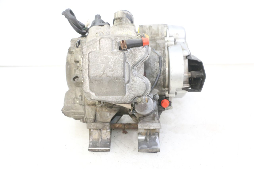 photo de SILNIK PEUGEOT SATELIS 125 (2013 - 2018) - Widok z bliska