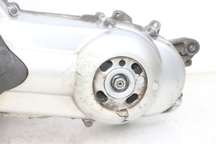 photo de SILNIK PEUGEOT SATELIS 125 (2013 - 2018) - Alternatywny kąt