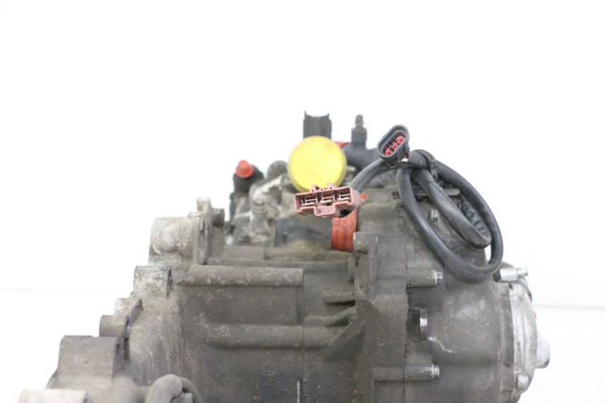 photo de SILNIK PEUGEOT SATELIS 250 (2006 - 2012) - Alternatywny kąt