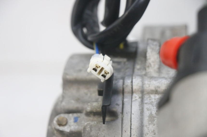 photo de SILNIK PEUGEOT SATELIS 125 (2013 - 2018) - Widok z bliska