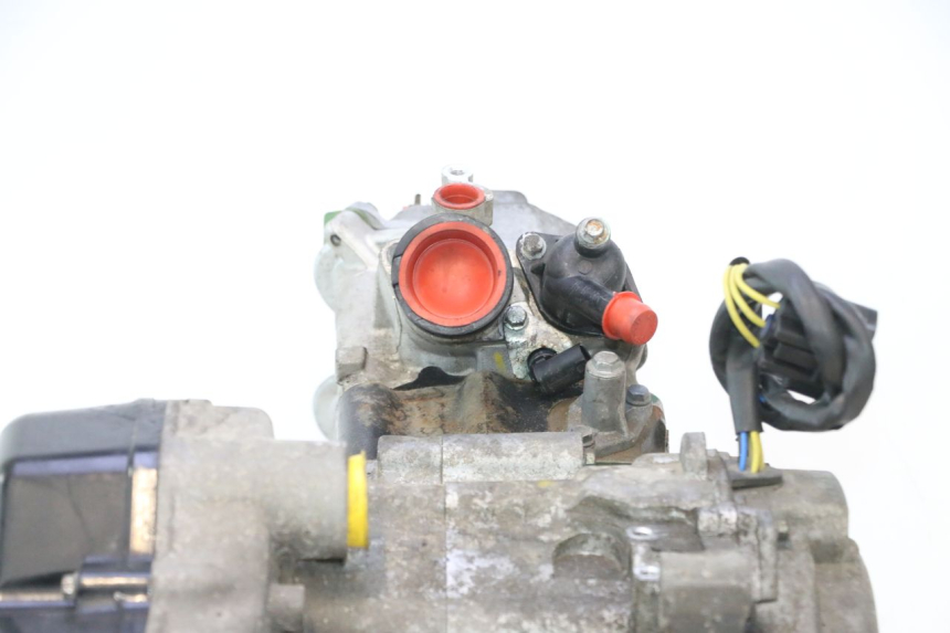 photo de SILNIK PEUGEOT SATELIS 125 (2013 - 2018) - Alternatywny kąt