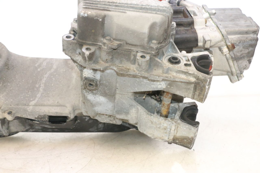 photo de SILNIK PEUGEOT SATELIS 125 (2013 - 2018) - Inny kąt widzenia
