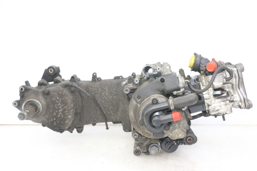 photo de SILNIK APRILIA SCARABEO GT TOURING 125 (1999 - 2005) - Szczegóły charakterystyczne