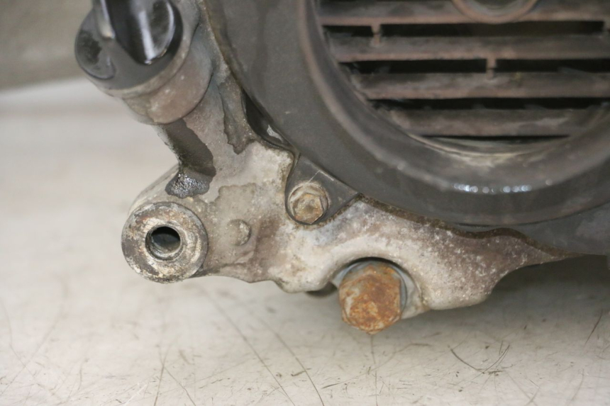 photo de SILNIK HONDA SCV LEAD 100 (2003 - 2007) - Inny kąt widzenia