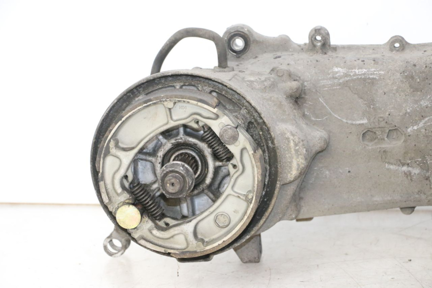 photo de SILNIK HONDA SCV LEAD 100 (2003 - 2007) - Zbliżenie techniczne