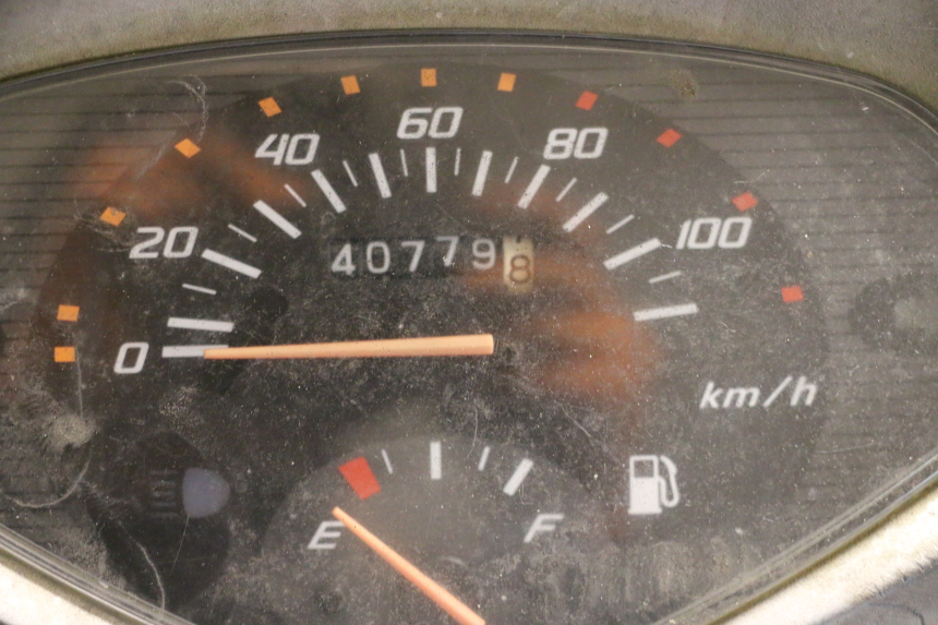 photo de SILNIK HONDA SCV LEAD 100 (2003 - 2007) - Punkty mocowania