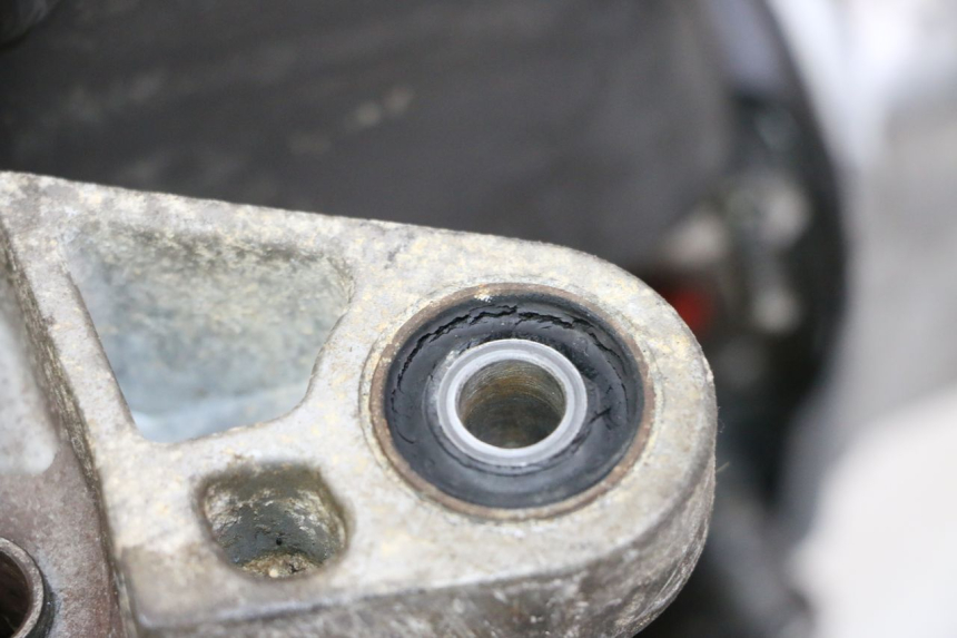 photo de SILNIK HONDA SCV LEAD 100 (2003 - 2007) - Zbliżenie techniczne