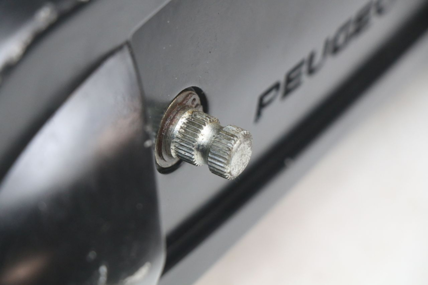 photo de SILNIK PEUGEOT SPEEDFIGHT 3 AIR 50 (2009 - 2015) - Widok profilu