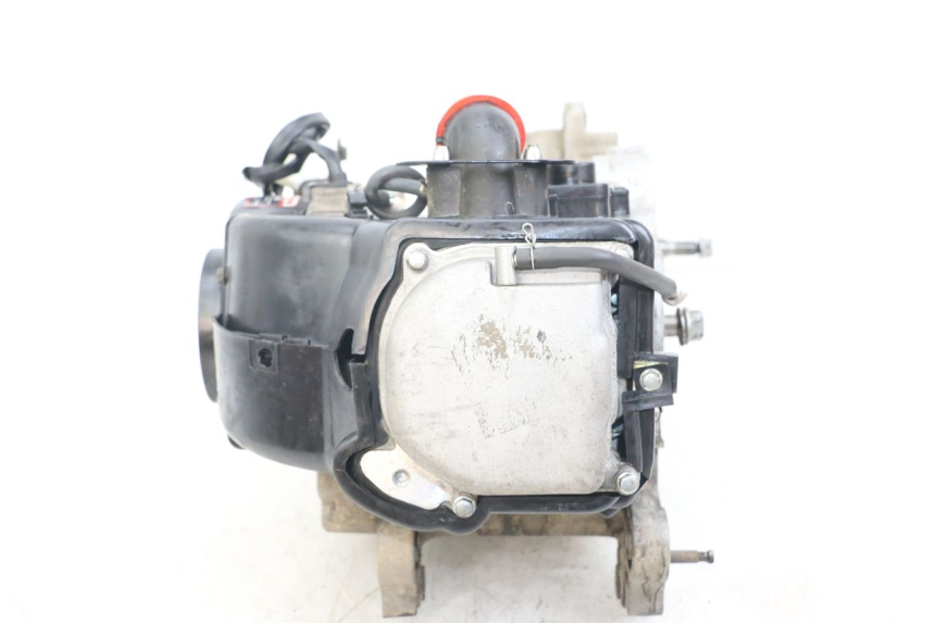 photo de SILNIK VASTRO STREET X 4T 50 (2016 - 2021) - Zbliżenie komponentów