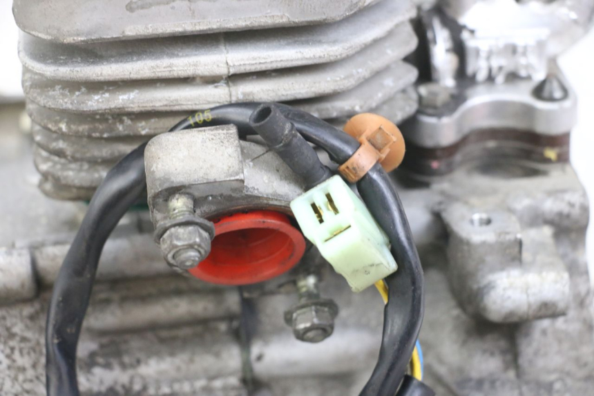 photo de SILNIK PEUGEOT TKR TREKKER FURIOUS 50 (2005 - 2014) - Struktura - zbliżenie