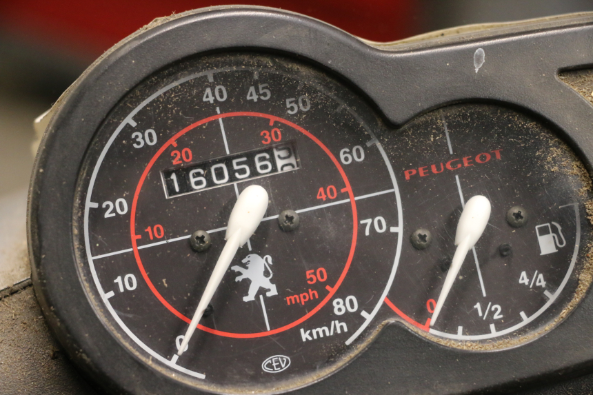 photo de SILNIK PEUGEOT TKR TREKKER FURIOUS 50 (2005 - 2014) - Inny kąt widzenia