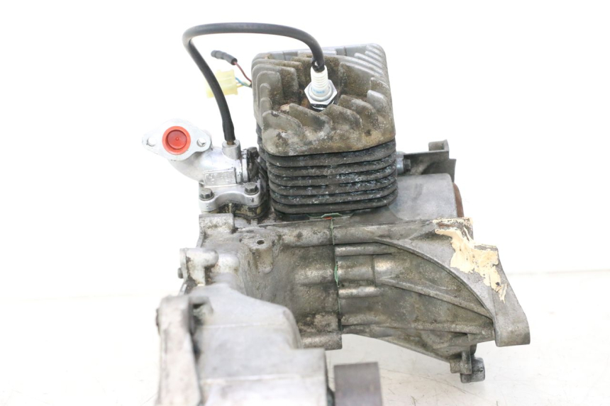 photo de SILNIK PEUGEOT TREKKER 50 (1995 - 2004) - Struktura - zbliżenie