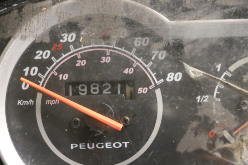 photo de SILNIK PEUGEOT TWEET 4T 50 (2018 - 2022) - Zoom stanu zużycia