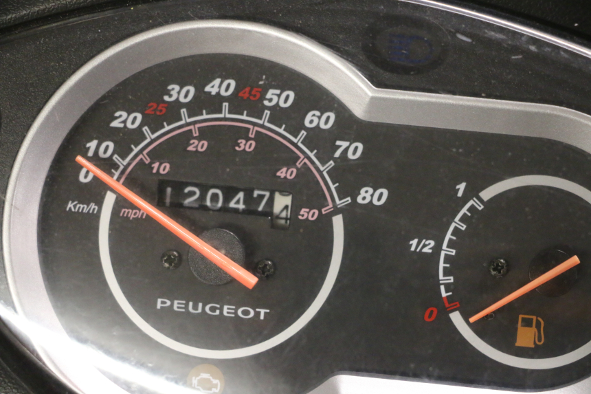 photo de SILNIK PEUGEOT TWEET PRO EFI 4T 50 (2021 - 2022) - Inny kąt widzenia