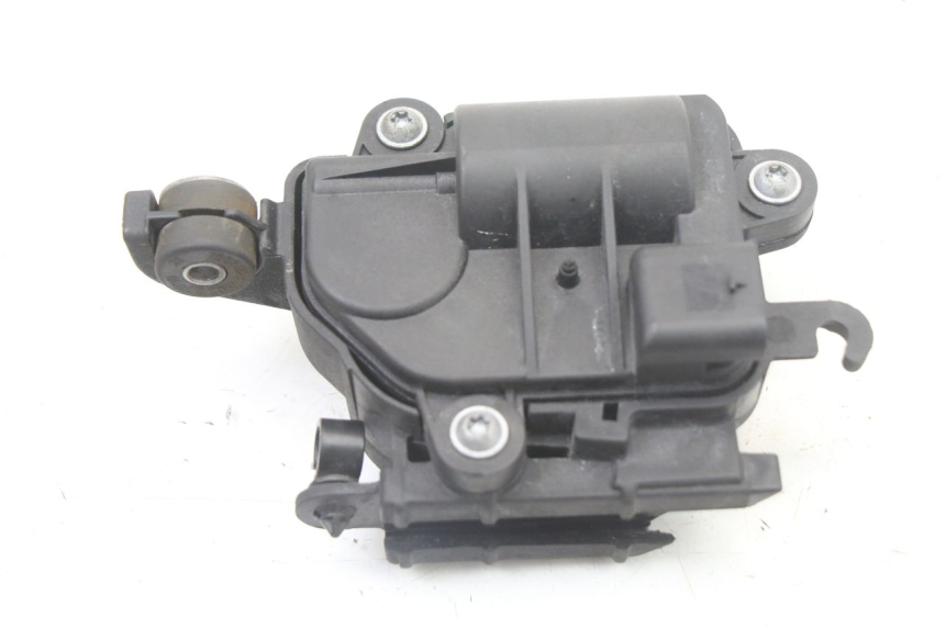 photo de SILNIK ZAWÓR WYDECHOWY BMW S RR ABS S1000RR 1000 (2015 - 2018) - Zbliżenie techniczne