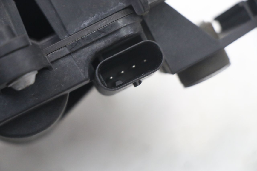 photo de SILNIK ZAWÓR WYDECHOWY BMW S RR ABS S1000RR 1000 (2015 - 2018) - Inny kąt widzenia