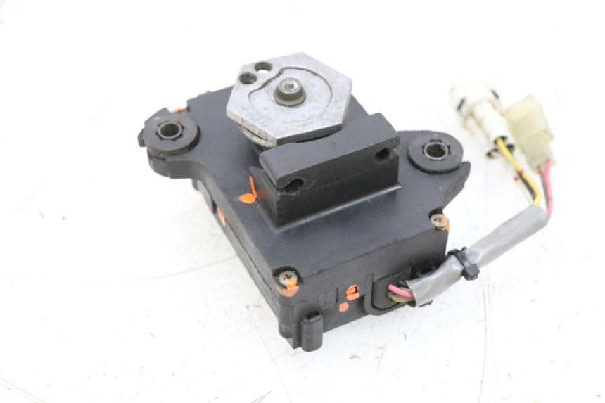 photo de SILNIK ZAWÓR WYDECHOWY SUZUKI GSXR GSX-R 1000 (2003 - 2004) - Szczegóły charakterystyczne