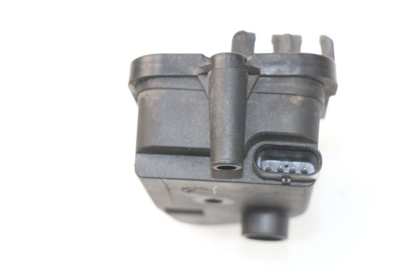 photo de SILNIK ZAWÓR WYDECHOWY BMW S RR ABS S1000RR 1000 (2009 - 2011) - Inny kąt widzenia