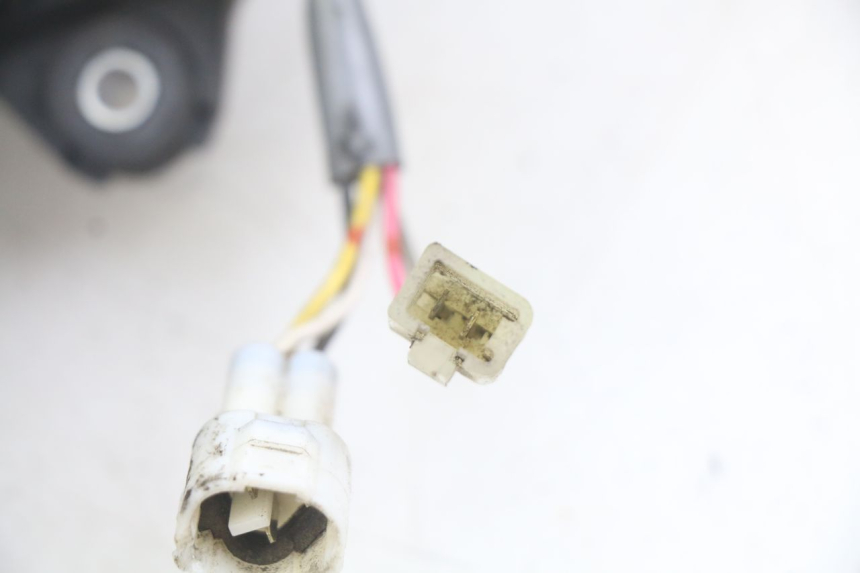 photo de SILNIK ZAWÓR WYDECHOWY KAWASAKI Z 750 (2007 - 2013) - Zbliżenie techniczne