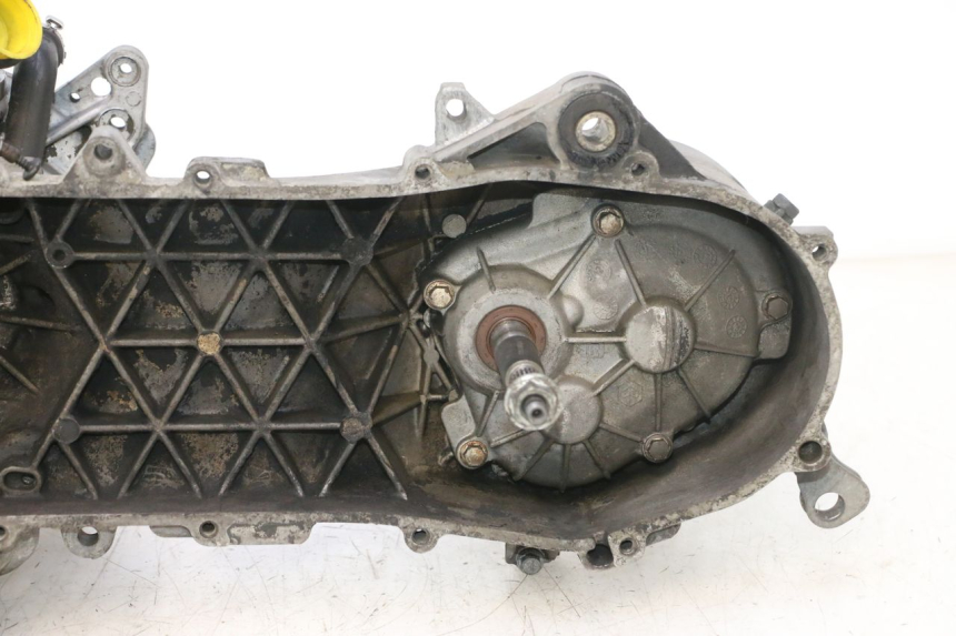 photo de SILNIK PIAGGIO VESPA LX 2T 50 (2005 - 2013) - Szczegóły charakterystyczne