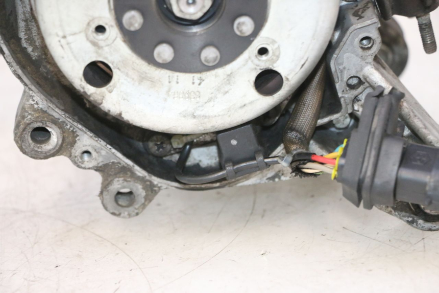 photo de SILNIK PIAGGIO VESPA LX 2T 50 (2005 - 2013) - Alternatywny kąt