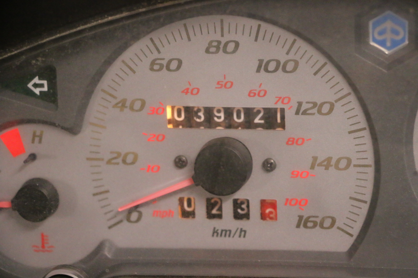 photo de SILNIK PIAGGIO X8 125 (2004 - 2007) - Widok ogólny