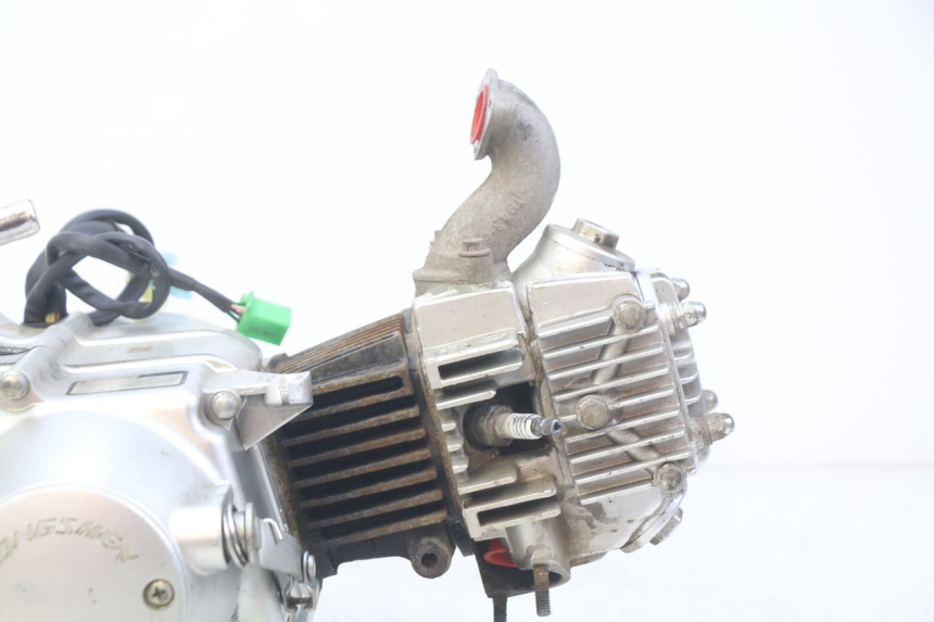 photo de SILNIK ZHEJIANG XMOTOS XB-81 50 - Szczegóły charakterystyczne