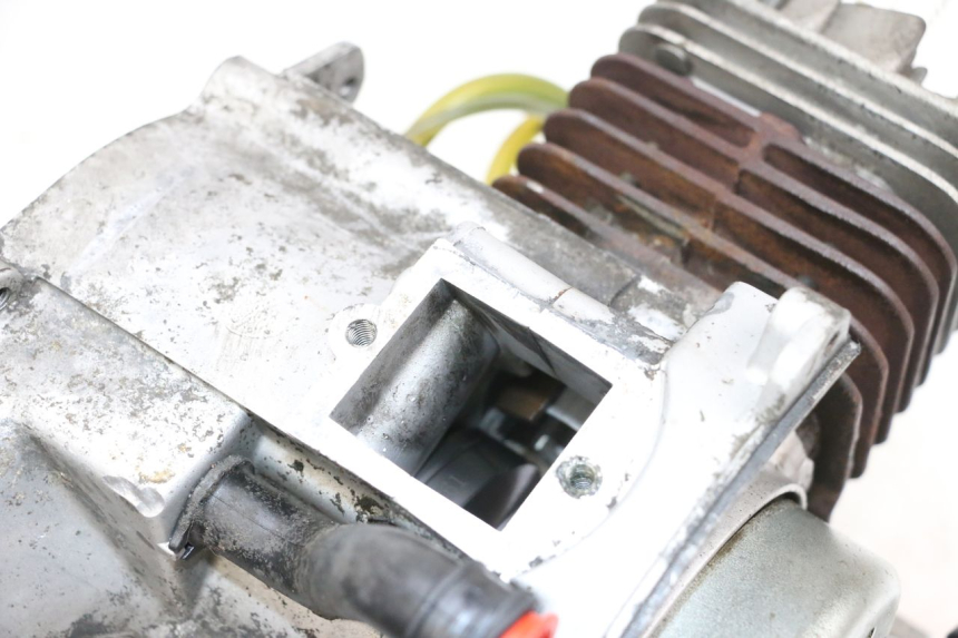 photo de SILNIK PIAGGIO ZIP 2T 50 (2009 - 2019) - Inny kąt widzenia