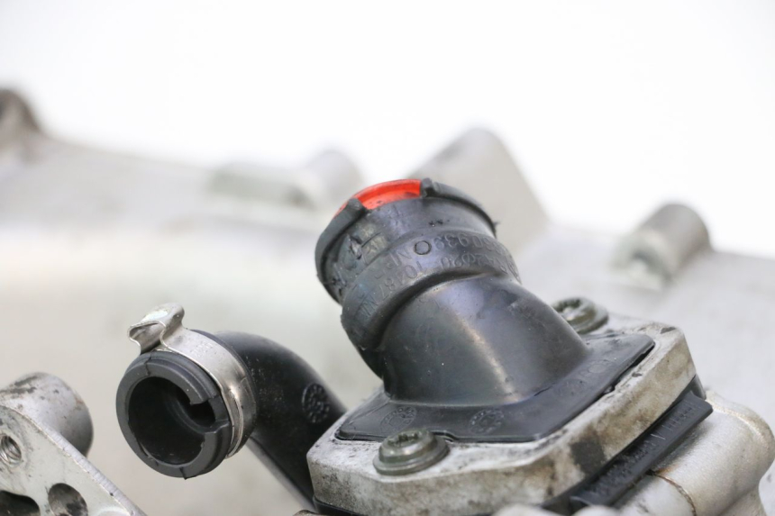 photo de SILNIK PIAGGIO ZIP 2T 50 (2009 - 2019) - Alternatywny kąt