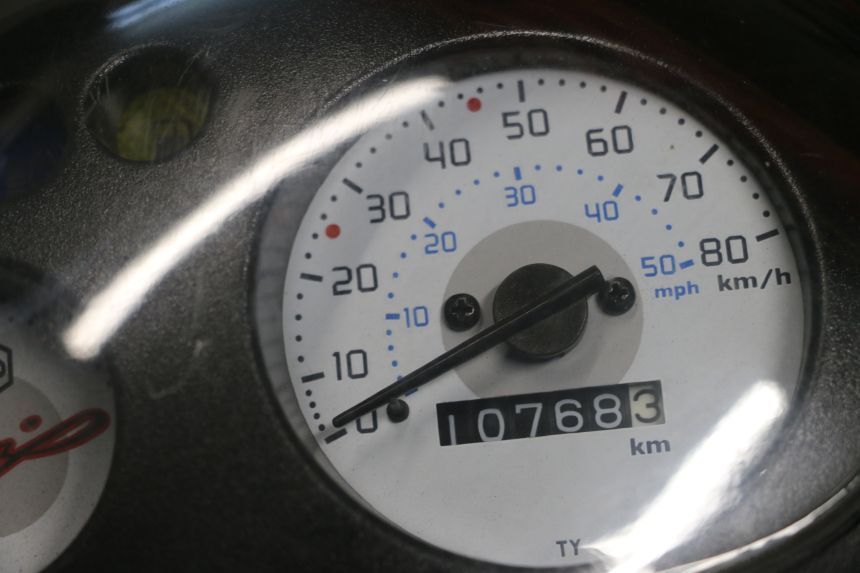 photo de SILNIK PIAGGIO ZIP 4T 50 (2018 - 2020) - Widok profilu