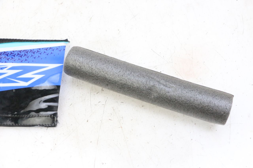 photo de GĄBKA NA KIEROWNICĘ APOLLO RFZ 125 - Zbliżenie techniczne