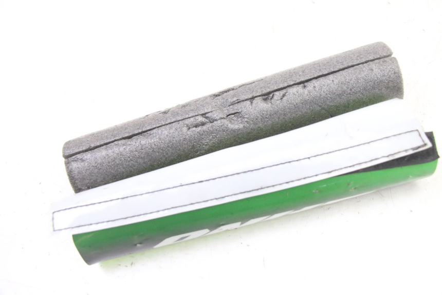 photo de GĄBKA NA KIEROWNICĘ APOLLO RXF 125 - Zbliżenie techniczne