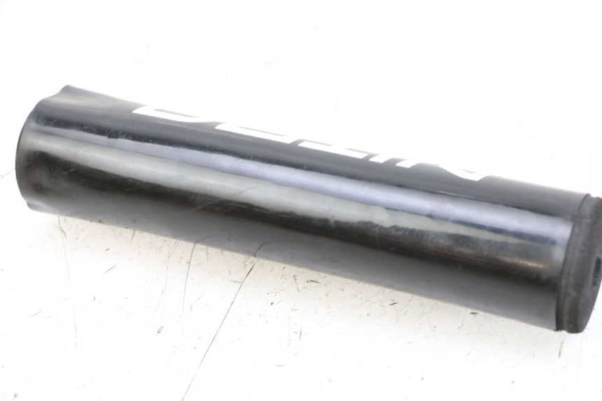 photo de GĄBKA NA KIEROWNICĘ NITRO MOTORS THUNDER 125 - Zbliżenie techniczne