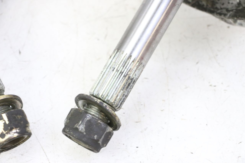 photo de PIASTA KOŁA TYLNEGO QUADRO 4 4D 350 (2015 - 2018) - Oznaczenia i referencje