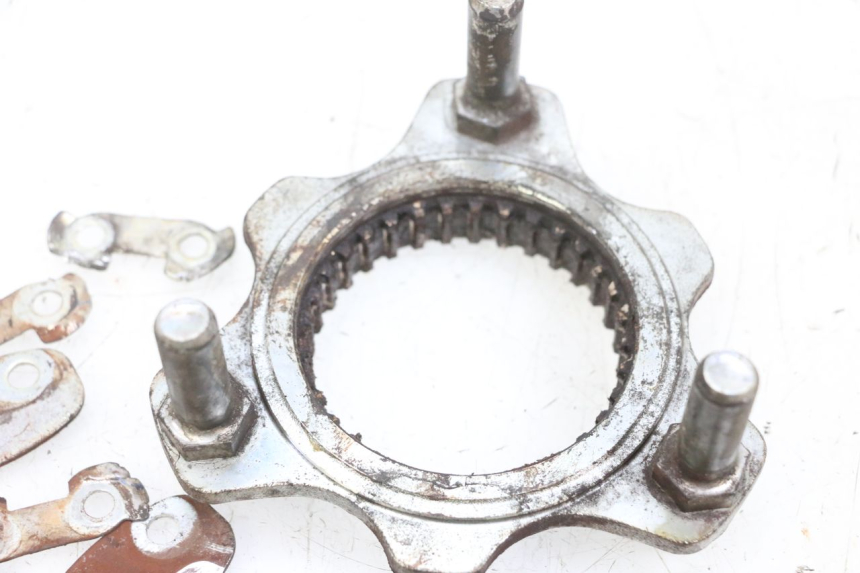 photo de PIASTA KOŁA TYLNEGO SUZUKI BURGMAN 650 (2013 - 2020) - Zbliżenie techniczne