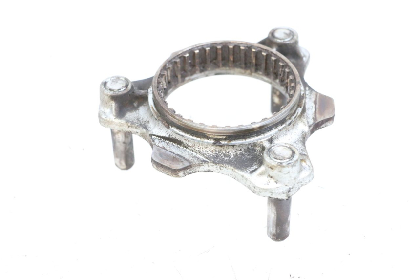 photo de PIASTA KOŁA TYLNEGO SUZUKI BURGMAN EXECUTIVE ABS 650 (2006 - 2012) - Zbliżenie techniczne