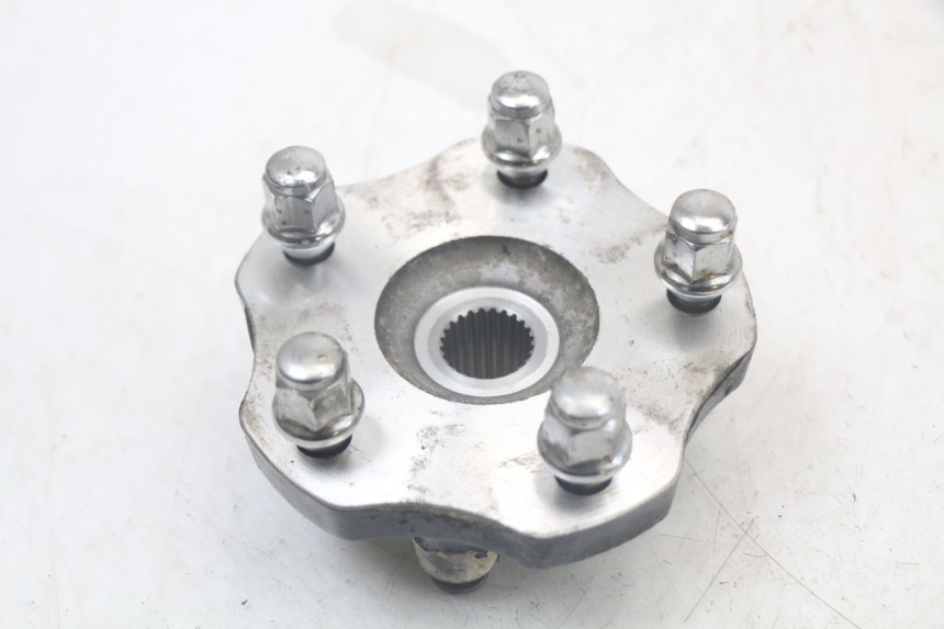 photo de PIASTA KOŁA TYLNEGO SYM FIDDLE 3 III 125 (2014 - 2020) - Zbliżenie techniczne