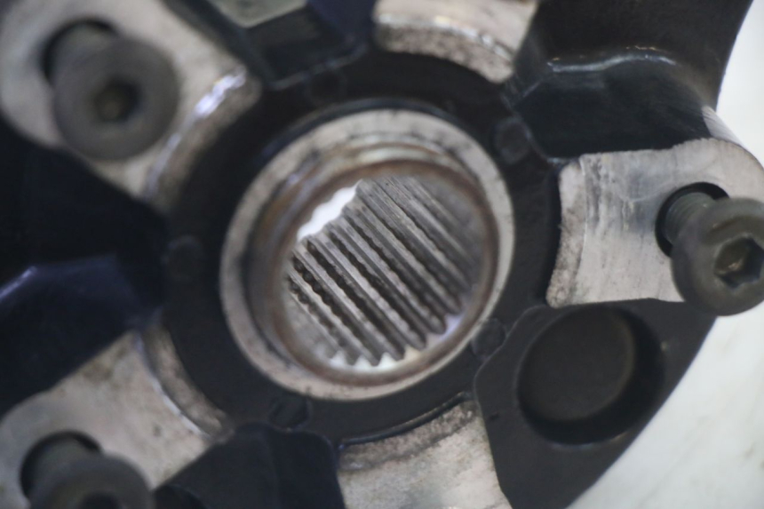 photo de PIASTA KOŁA TYLNEGO SYM FIDDLE 3 III 125 (2014 - 2020) - Inny kąt widzenia