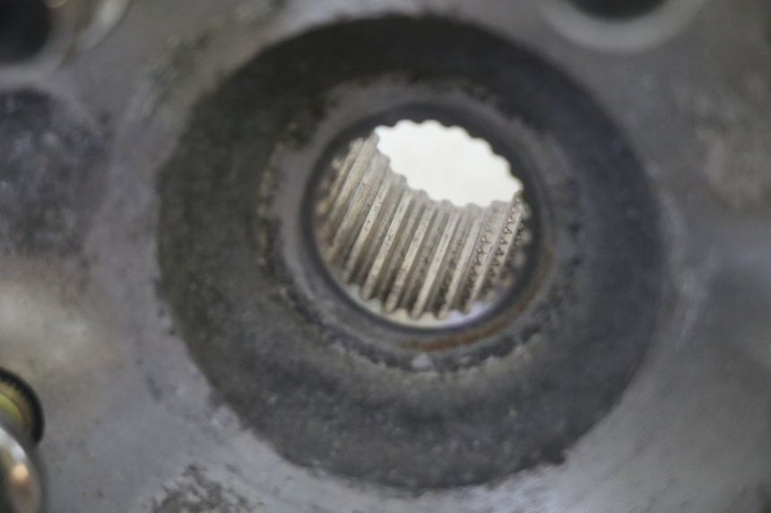 photo de PIASTA KOŁA TYLNEGO SYM FIDDLE 3 III 125 (2014 - 2020) - Stan powierzchni