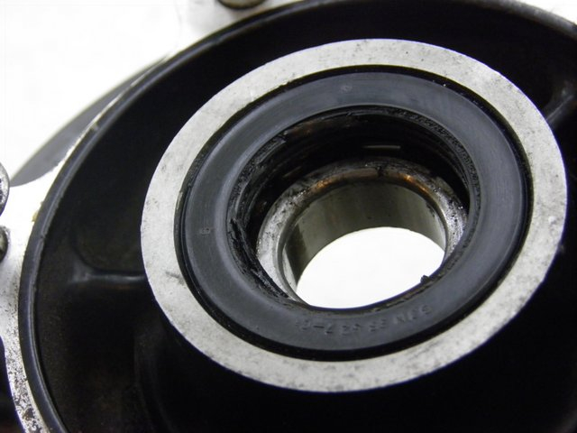 photo de PIASTA KOŁA TYLNEGO KAWASAKI ZEPHYR 550 (1991 - 1998) - Szczegół części