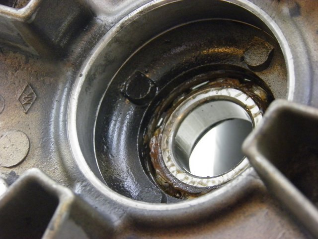 photo de PIASTA KOŁA TYLNEGO KAWASAKI ZEPHYR 550 (1991 - 1998) - Zoom stanu zużycia