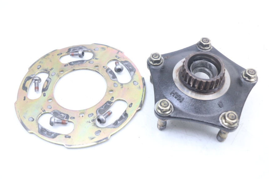 photo de PIASTA KOŁA TYLNEGO HONDA NTV DEAUVILLE 650 (1998 - 2001) - Inny kąt widzenia