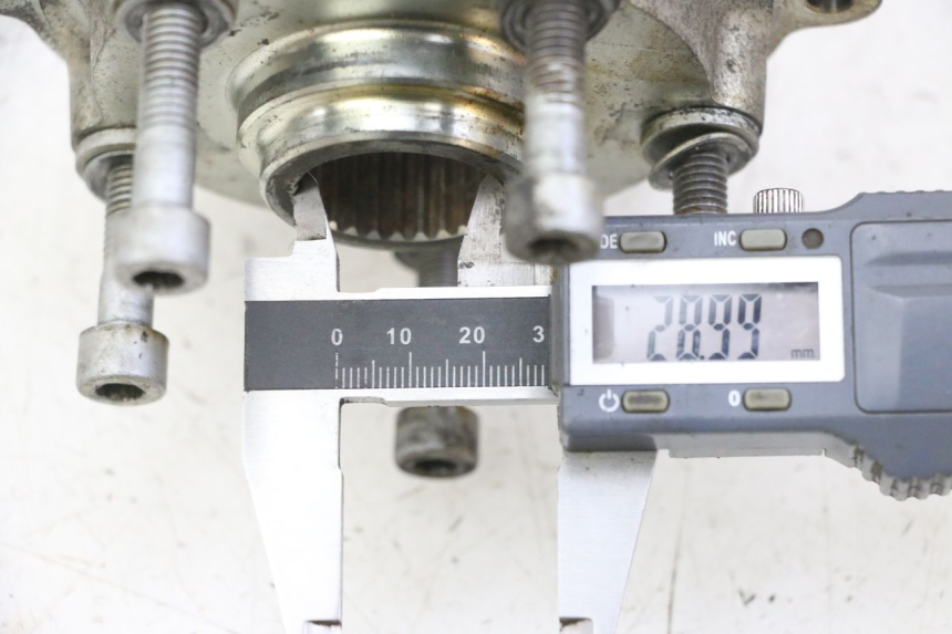 photo de PIASTA KOŁA TYLNEGO PIAGGIO VESPA GRANTURISMO 200 (2004 - 2005) - Szczegół części