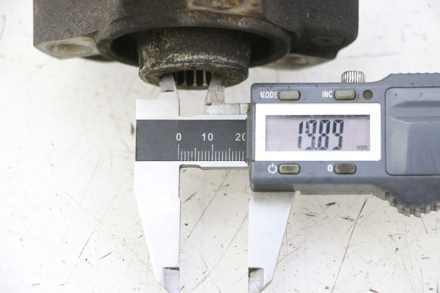 photo de PIASTA KOŁA TYLNEGO PEUGEOT SATELIS 125 (2006 - 2009) - Zoom stanu zużycia